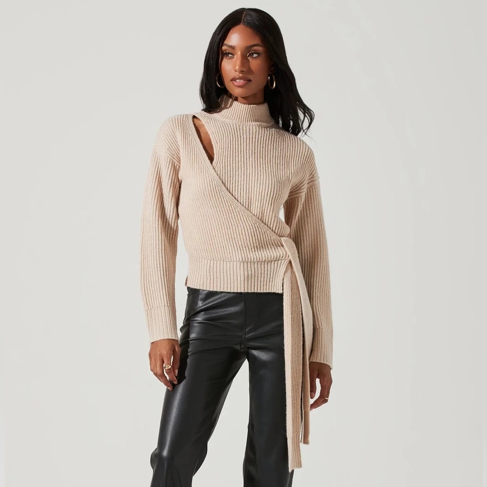ASTR Sweater